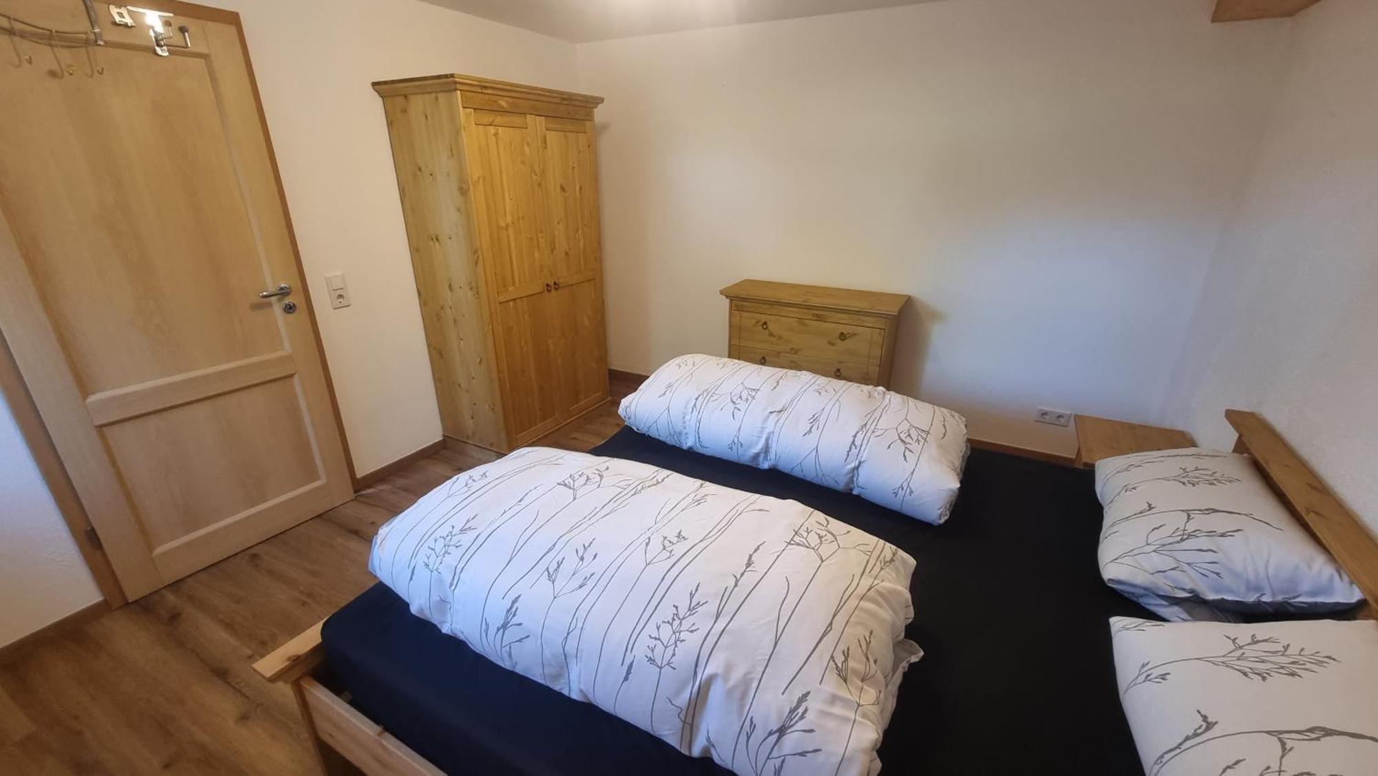 Ruhige Ferienwohnung Inklusive Garten Souterrain - Neu Renoviert Lachen Esterno foto