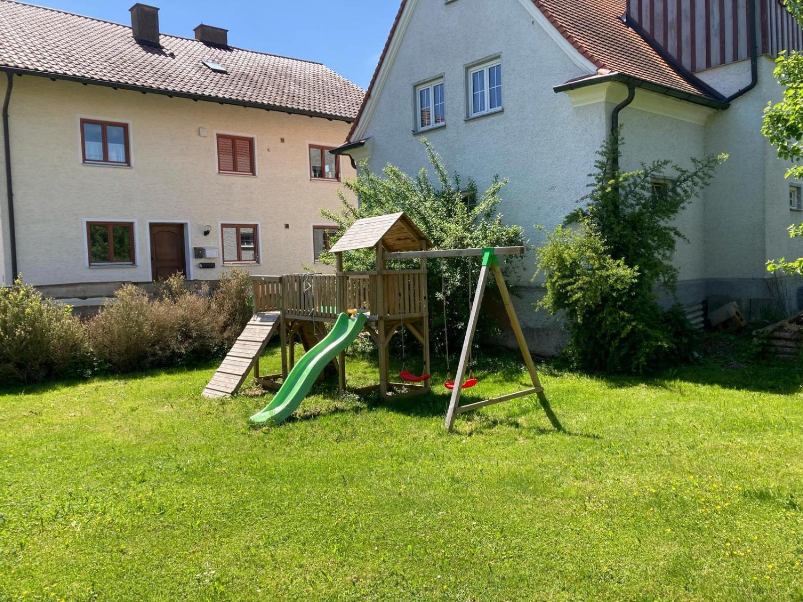 Ruhige Ferienwohnung Inklusive Garten Souterrain - Neu Renoviert Lachen Esterno foto